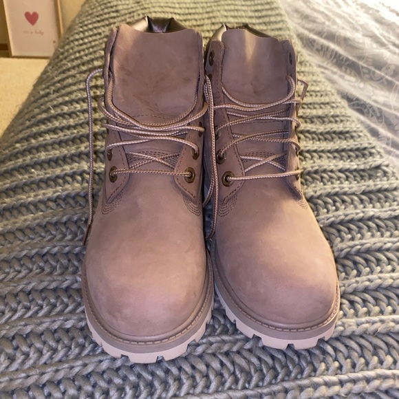 Timberland kids lace up boots. New. Sand colored. Kids size 4. Women’s 5.5 - Picture 2 of 2